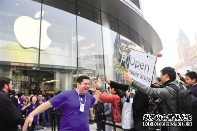 苹果亚洲最大零售店王府井开业