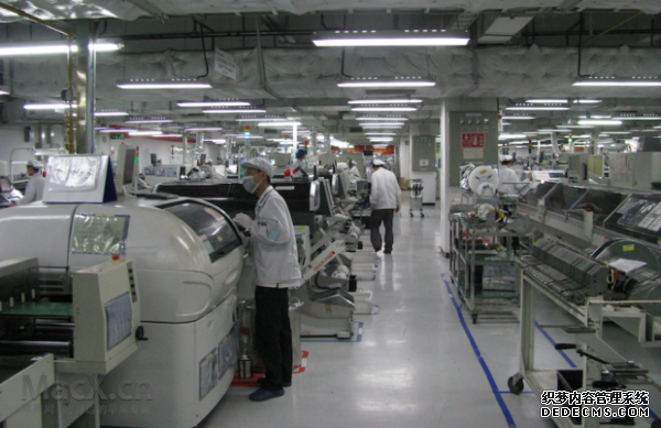 老外记者再入深圳富士康工厂 一片和谐气氛